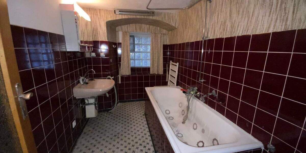 Mehrfamilienhaus, Wohnhaus Gößweinstein - 1 Zimmer, 286 m&sup2;, 329.000&euro; | Angebot:25692169