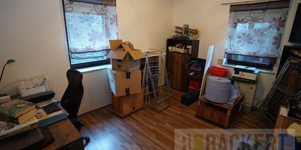 Mehrfamilienhaus, Wohnhaus Untersteinach - 8 Zimmer, 215 m&sup2;, 199.000&euro; | Angebot:25730335