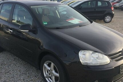 VW Golf Tour Edition,el.SD..Klima,Sitzheiz.,Tüv Neu! 200.000 km 2.999 &euro; Himmelkron 95502