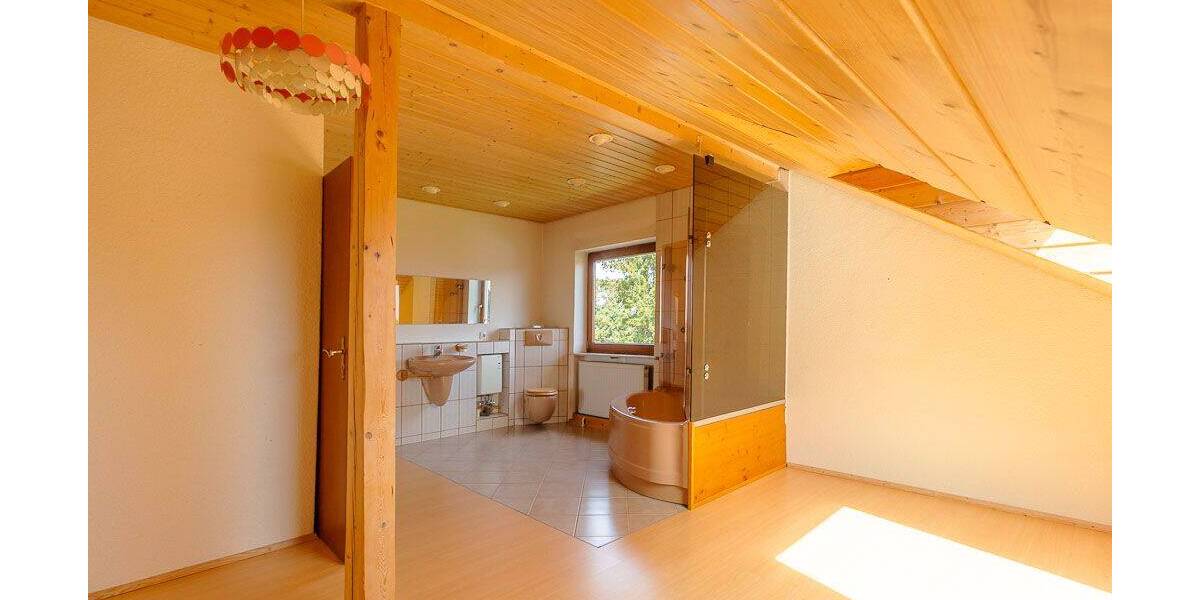 Einfamilienhaus Eckersdorf - 7 Zimmer, 175 m&sup2;, 478.000&euro; | Angebot:26501286