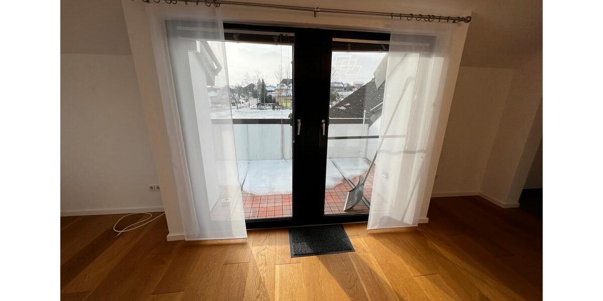 Dachgeschoßwohnung Kirchenthumbach - 2 Zimmer, 65 m&sup2;, 690&euro; | Angebot:25305087