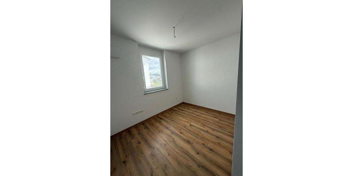 Etagenwohnung Kemnath - 3 Zimmer, 71 m&sup2;, 805&euro; | Angebot:25986424