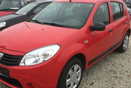 Dacia Sandero Ambiance,Tüv Neu.! 135.000 km 3.900 &euro; Himmelkron 95502