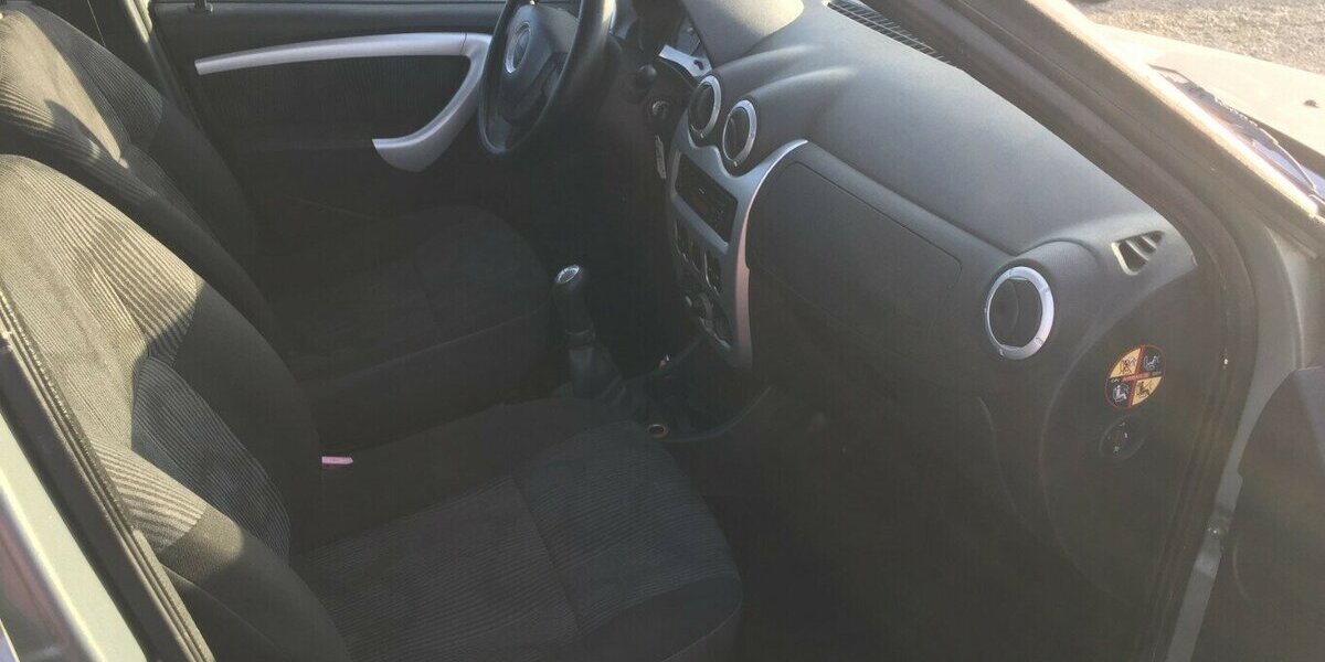 Dacia Logan MCV,Laureate 1.5 dCi,el.Fh,AHK,Tüv Neu! 174.000 km 4.200 &euro; Himmelkron 95502