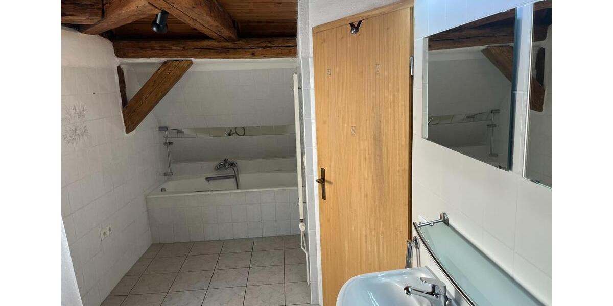 Einfamilienhaus Kemnath - 4 Zimmer, 160 m&sup2;, 950&euro; | Angebot:25233643