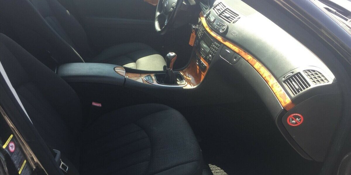 Mercedes-Benz E 200 T Elegance,Navi,Klimaaut.,Tüv Neu! 310.000 km 3.999 &euro; Himmelkron 95502