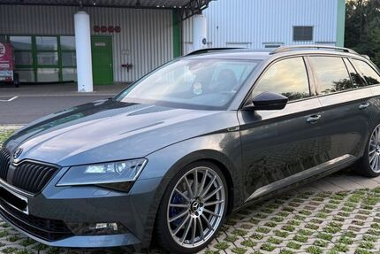 Skoda Superb 128.500 km 22.900 &euro; Bayreuth 95445