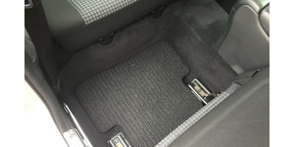 Mercedes-Benz C 180 Kompressor,Autom,Temp,Klima,gut.Zust.! 189.700 km 5.990 &euro; Himmelkron 95502