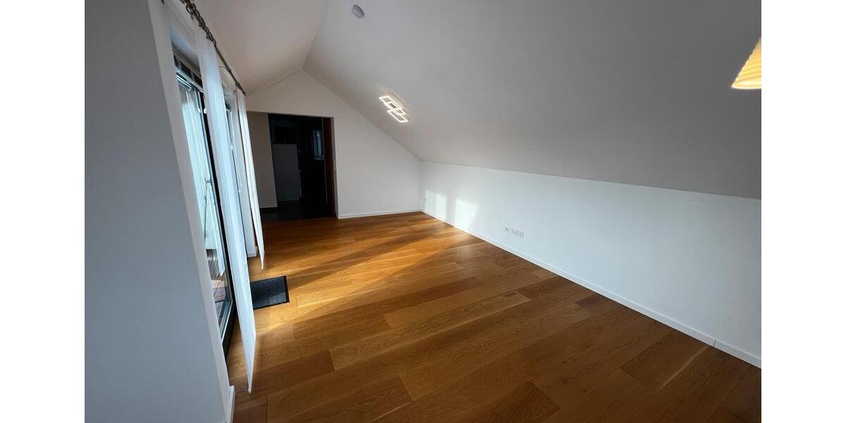 Dachgeschoßwohnung Kirchenthumbach - 2 Zimmer, 65 m&sup2;, 690&euro; | Angebot:25305087