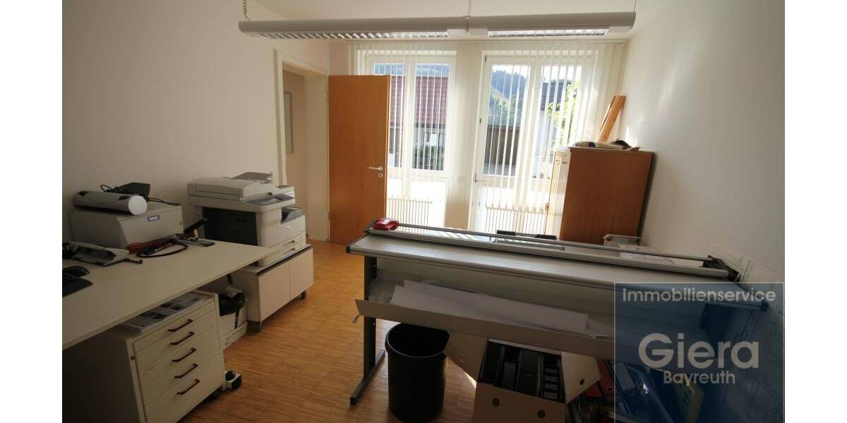 Gewerbeobjekt Warmensteinach - 5 Zimmer, 135 m&sup2;, 945&euro; | Angebot:25725807