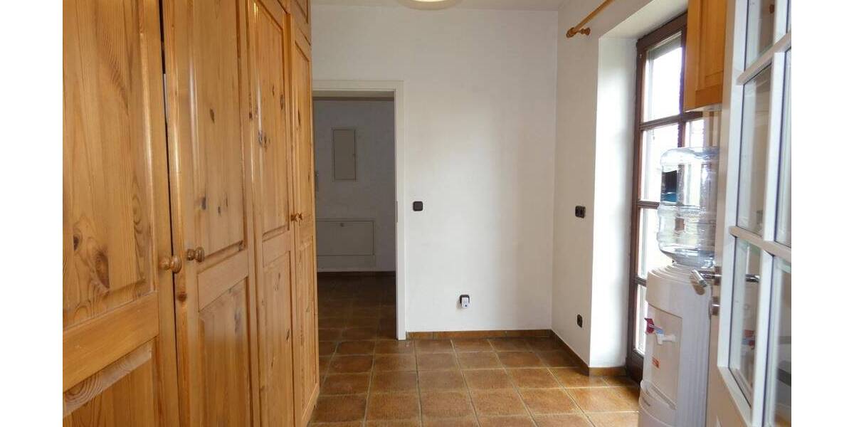 Einfamilienhaus Auerbach - 9 Zimmer, 264 m&sup2;, 650.000&euro; | Angebot:26276316