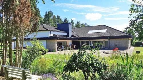 Fränkische Schweiz elegantes Reitanwesen mit Pferdehaltung - Einfamilienhaus Gössweinstein | Angebot:20751862