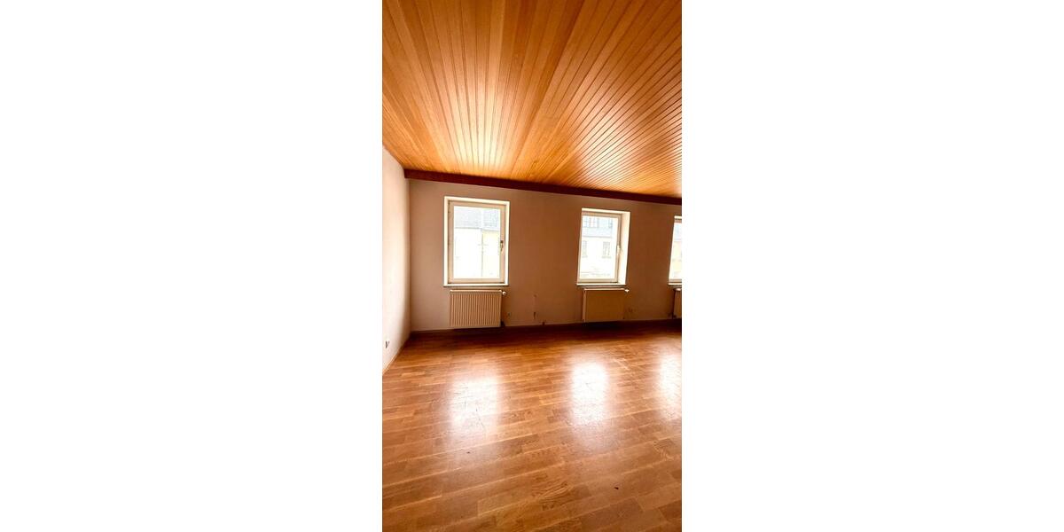 Einfamilienhaus Weißenstadt - 6 Zimmer, 170 m&sup2;, 999&euro; | Angebot:26048196