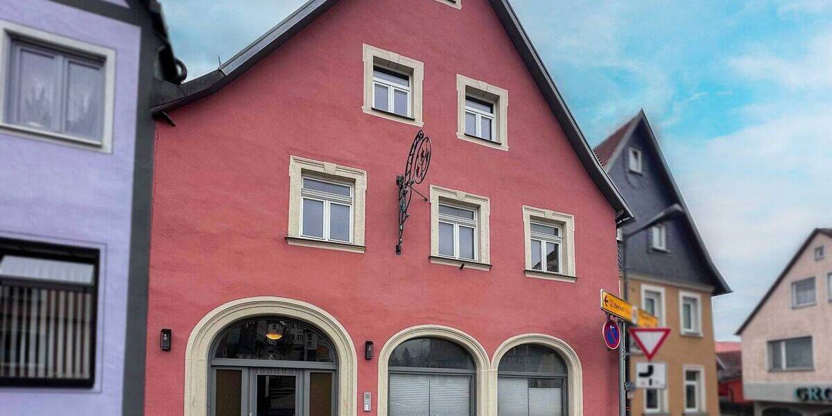 Mehrfamilienhaus, Wohnhaus Hollfeld - 7 Zimmer, 200 m&sup2;, 375.000&euro; | Angebot:26720484