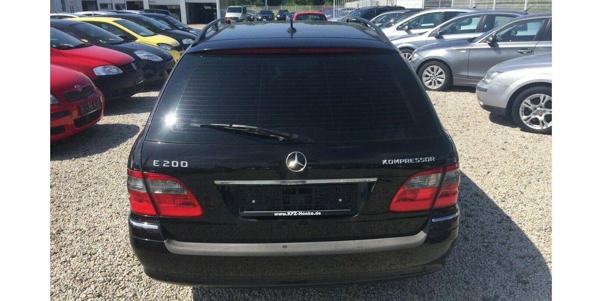 Mercedes-Benz E 200 T Elegance,Navi,Klimaaut.,Tüv Neu! 310.000 km 3.999 &euro; Himmelkron 95502