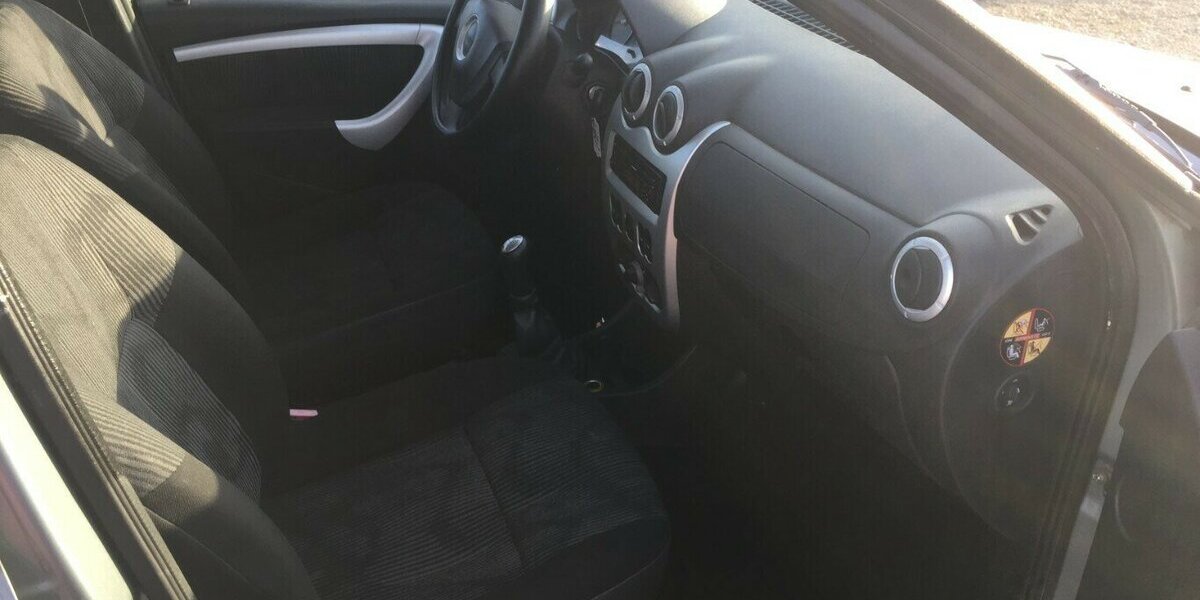 Dacia Logan MCV,Laureate 1.5 dCi,el.Fh,AHK,Tüv Neu! 174.000 km 4.200 &euro; Himmelkron 95502