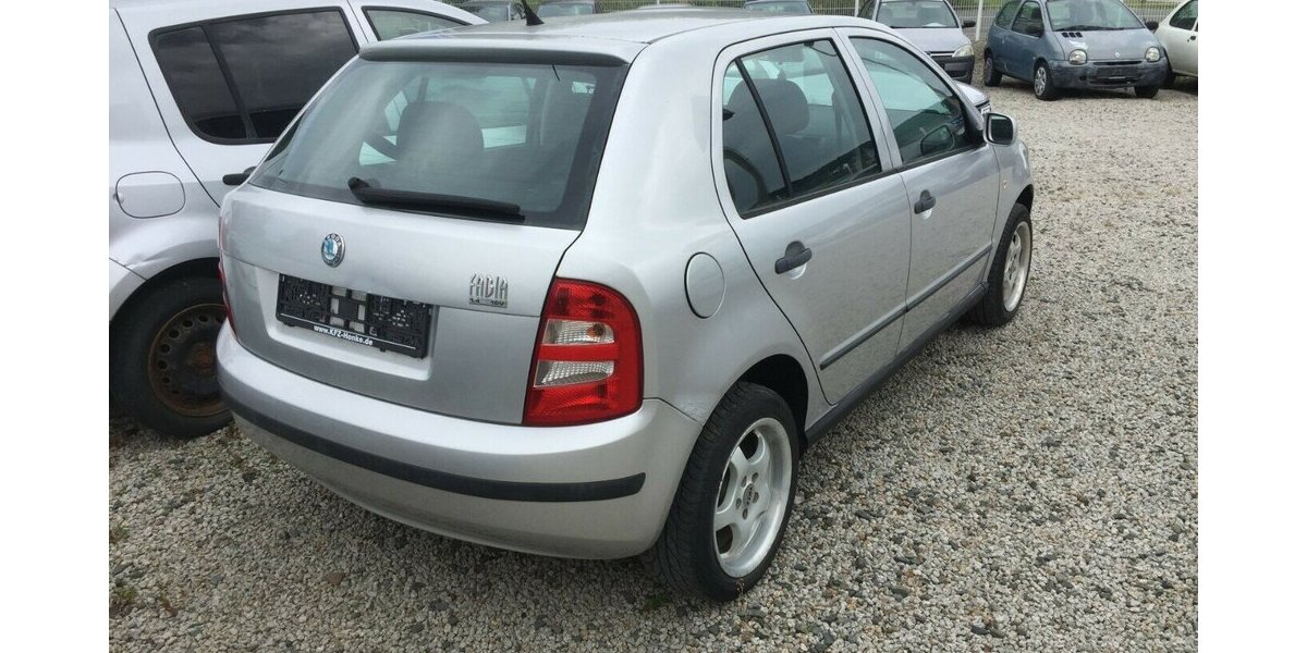 Skoda Fabia Ambiente,Tüv 03/27! 194.000 km 1.450 &euro; Himmelkron 95502