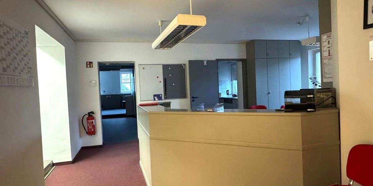 Gewerbeobjekt Bindlach - 8 Zimmer, 265 m&sup2;, 1.500&euro; | Angebot:25768276