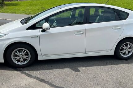 Toyota Prius 124.000 km 8.299 &euro; Weidenberg 95466