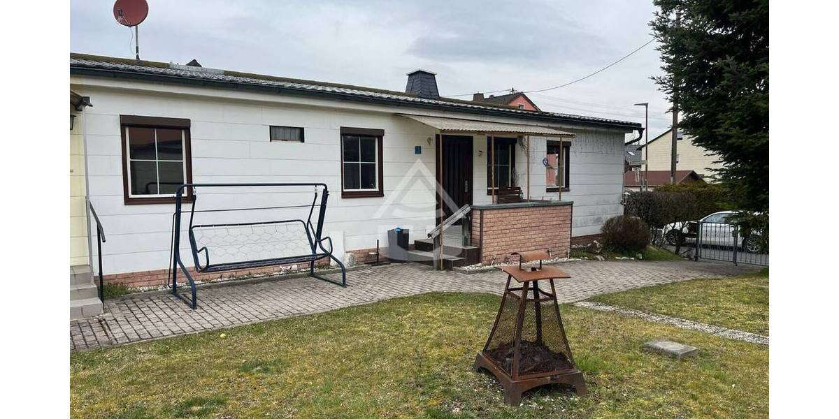 Doppelhaushälfte Tröstau - 4 Zimmer, 113 m&sup2;, 99.000&euro; | Angebot:25926473