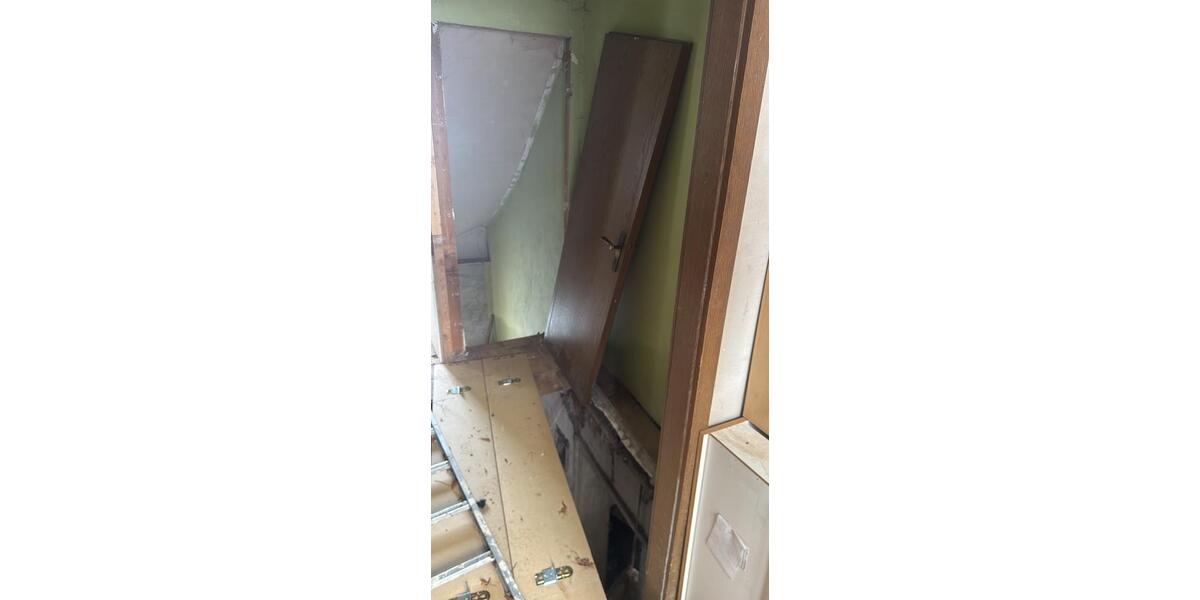 Mehrfamilienhaus, Wohnhaus Bad Berneck im Fichtelgebirge - 14 Zimmer, 205 m&sup2;, 120.000&euro; | Angebot:25550425