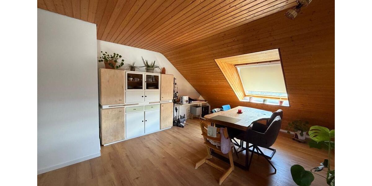 Dachgeschoßwohnung Bayreuth Meyernberg - 3 Zimmer, 89 m&sup2;, 1.030&euro; | Angebot:27544355