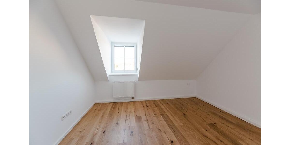 Dachgeschoßwohnung Bayreuth Meyernberg - 3 Zimmer, 69 m&sup2;, 245.000&euro; | Angebot:26834920