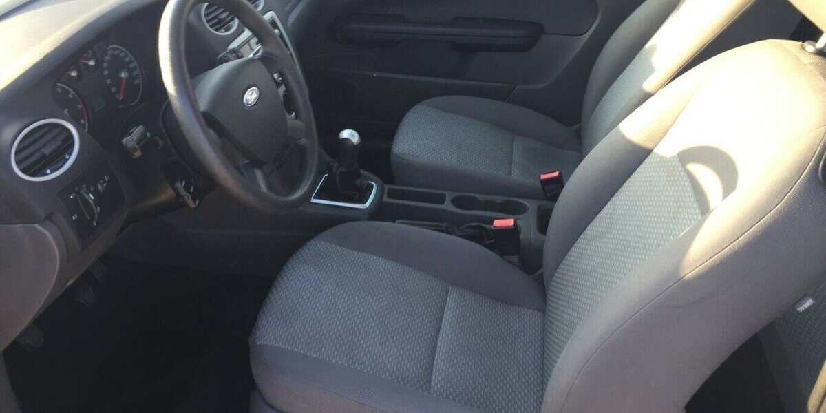 Ford Focus Trend,Klima,ESP, Tüv 01/28 ! 191.000 km 2.800 &euro; Himmelkron 95502