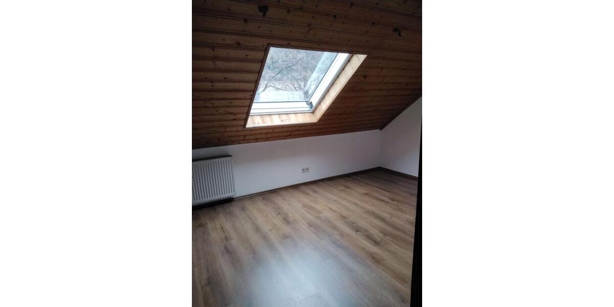 Etagenwohnung Bindlach - 2.5 Zimmer, 65 m&sup2;, 750&euro; | Angebot:25922022