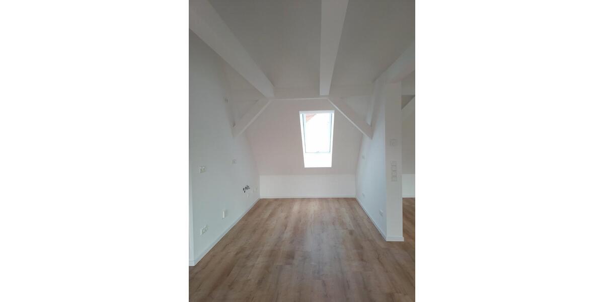Dachgeschoßwohnung Creußen - 2 Zimmer, 67 m&sup2;, 894&euro; | Angebot:25855042