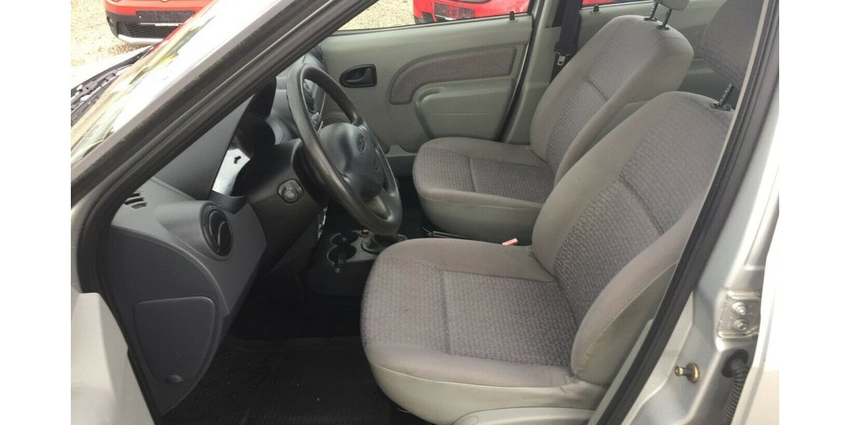 Dacia Logan Ambiance,Tüv Neu! 100.000 km 2.450 &euro; Himmelkron 95502