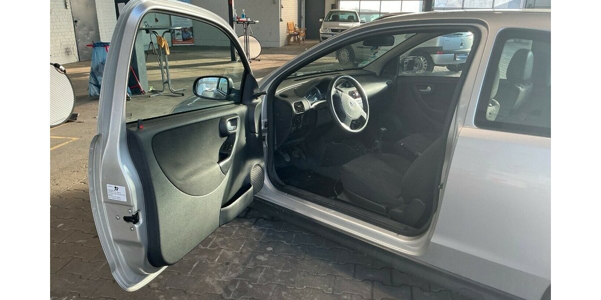 Opel Corsa Edition,Klima,Alu, usw. ! 200.000 km 2.450 &euro; Himmelkron 95502