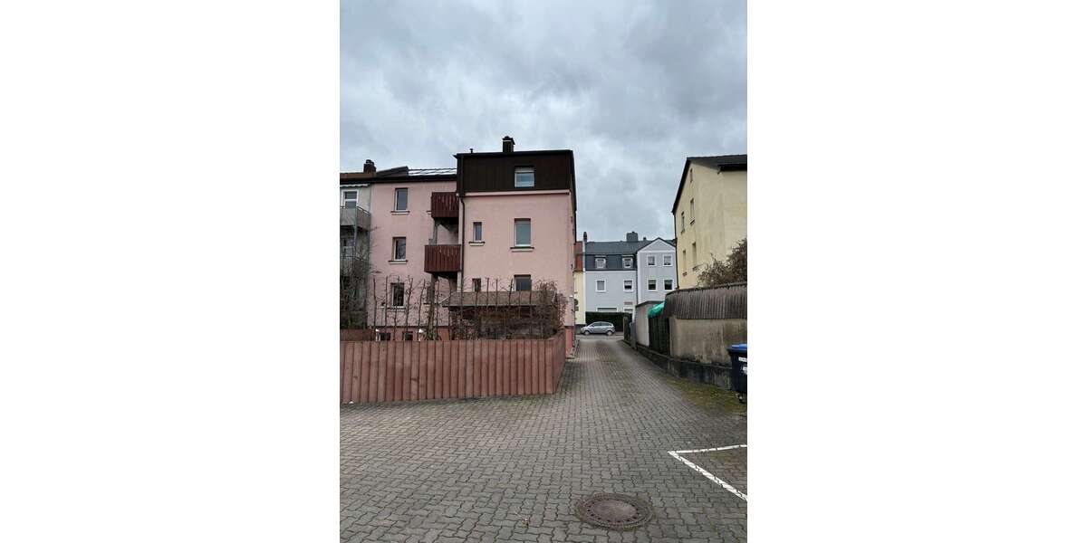 Einfamilienhaus Bayreuth City - 10 Zimmer, 298 m&sup2;, 720.000&euro; | Angebot:14070095
