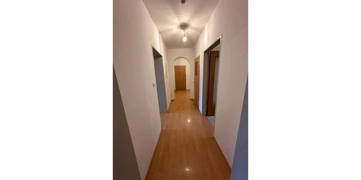 Etagenwohnung Creußen - 3 Zimmer, 75 m&sup2;, 950&euro; | Angebot:25228303