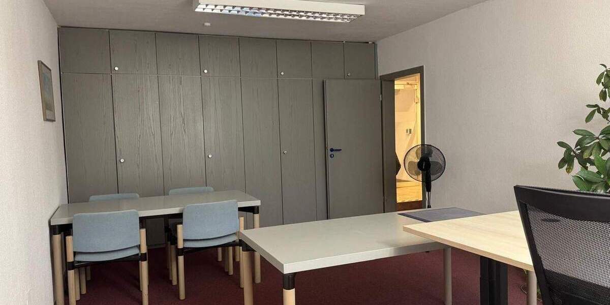 Gewerbeobjekt Bindlach - 8 Zimmer, 265 m&sup2;, 1.500&euro; | Angebot:25768276