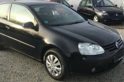 VW Golf Trendline, Klima,el.Fh. 2 Hd.,Tüv 03/28! 200.000 km 2.600 &euro; Himmelkron 95502