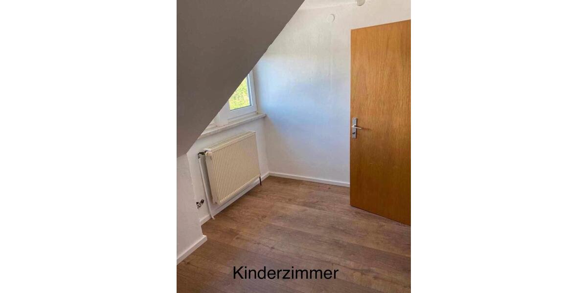 Dachgeschoßwohnung Auerbach in der Oberpfalz - 3 Zimmer, 80 m&sup2;, 550&euro; | Angebot:25236832