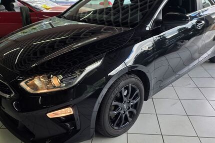 Kia ceed / Ceed 97.000 km 11.890 &euro; Bad Berneck im Fichtelgebirge 95460