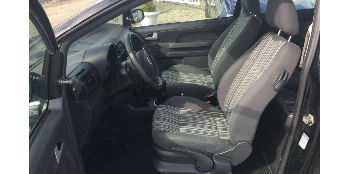 VW Fox Basis,Servol,Radio-CD,Tüv 01/28! 150.000 km 2.850 &euro; Himmelkron 95502