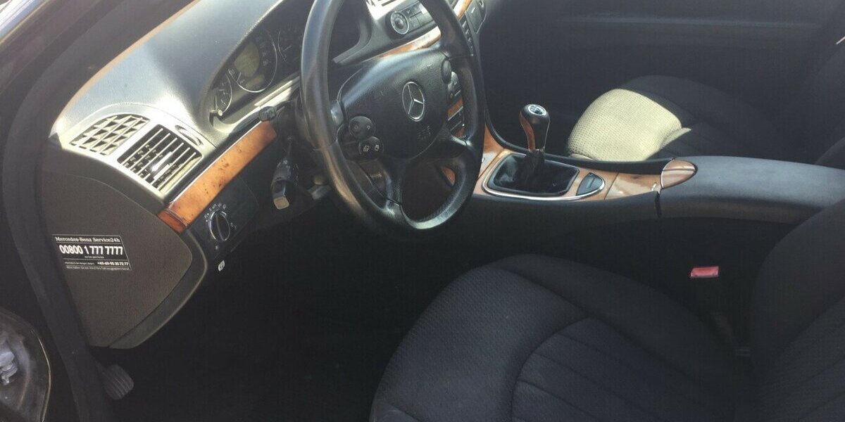 Mercedes-Benz E 200 T Elegance,Navi,Klimaaut.,Tüv Neu! 310.000 km 3.999 &euro; Himmelkron 95502