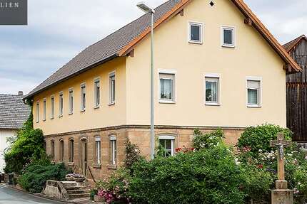 Haus Mainleus - 9 Zimmer, 270 m&sup2;, 539.000&euro; | Angebot:19937559