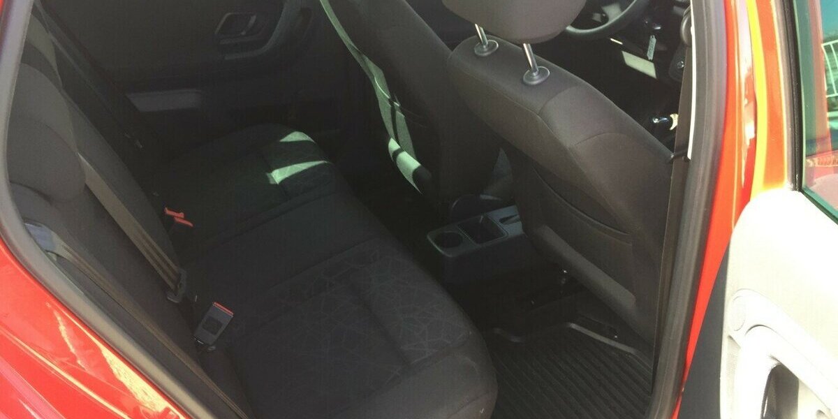 Skoda Fabia Family,Klimaaut.,AHK,Temp.,Tüv 01/28! 150.000 km 4.990 &euro; Himmelkron 95502