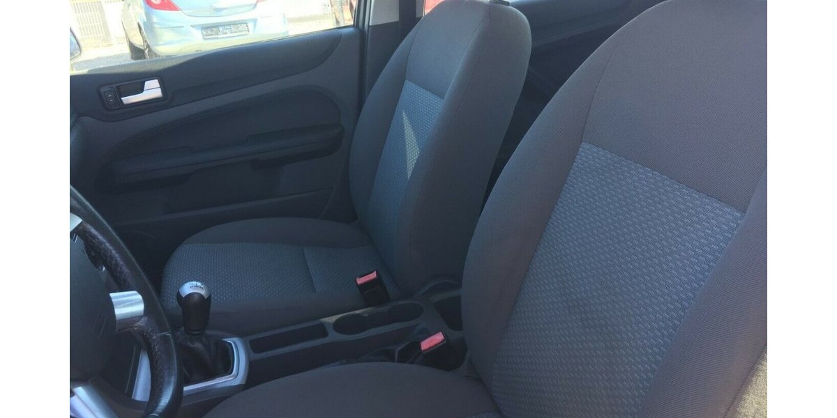 Ford Focus Style,Tempomat ,Klima,Tüv Neu! 321.000 km 2.000 &euro; Himmelkron 95502