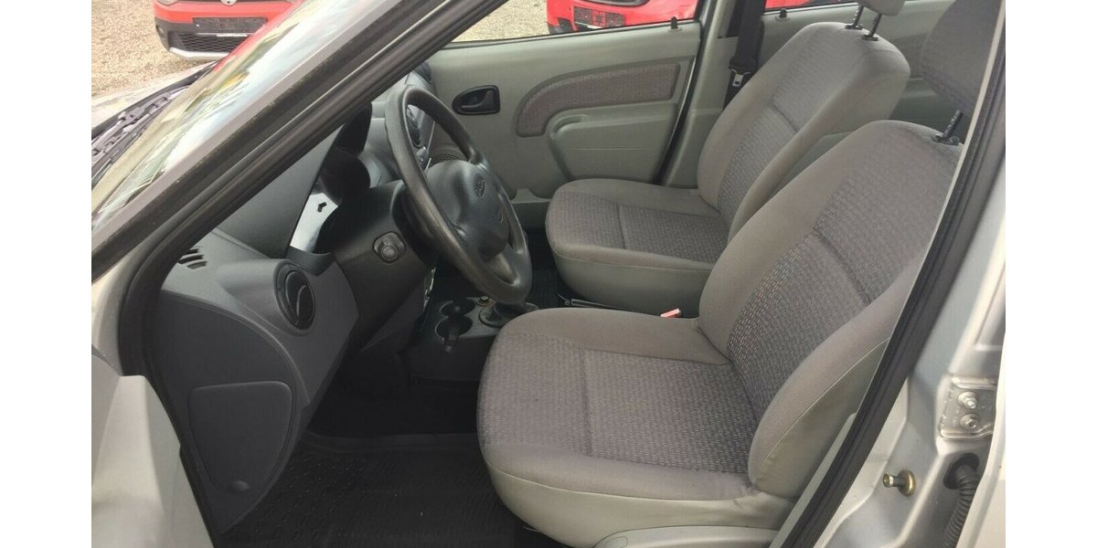 Dacia Logan Ambiance,Tüv Neu! 100.000 km 2.450 &euro; Himmelkron 95502