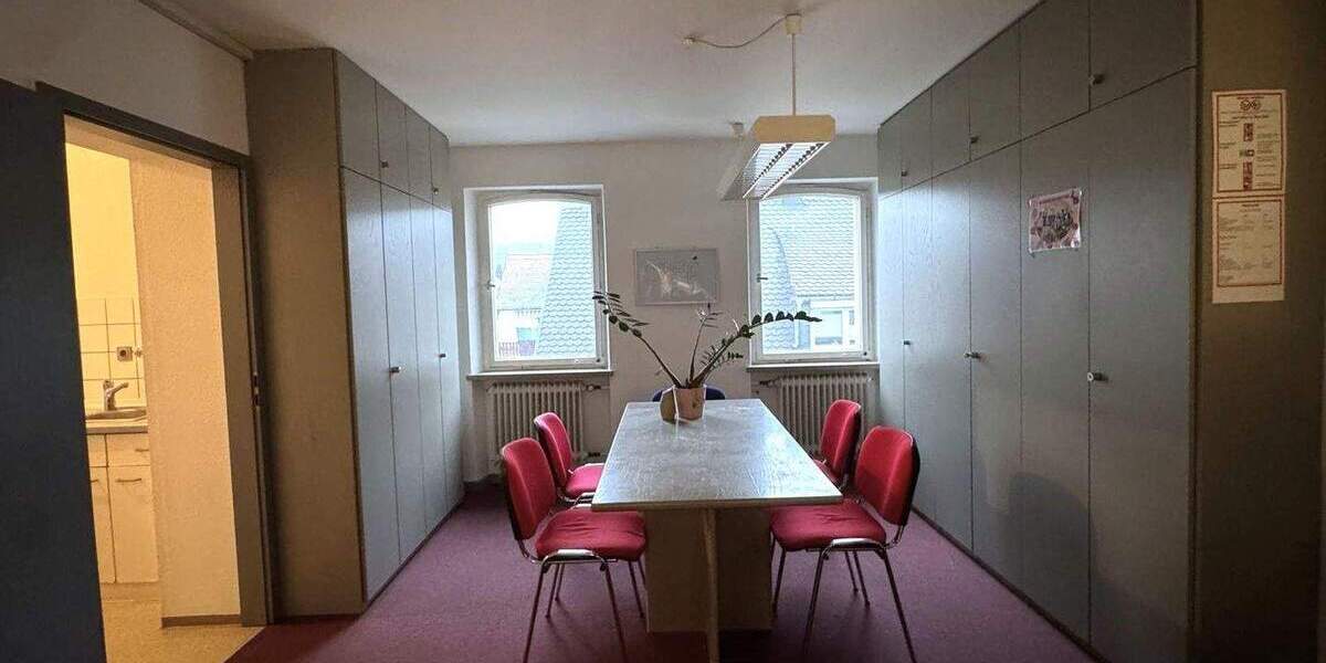 Gewerbeobjekt Bindlach - 8 Zimmer, 265 m&sup2;, 1.500&euro; | Angebot:25664523