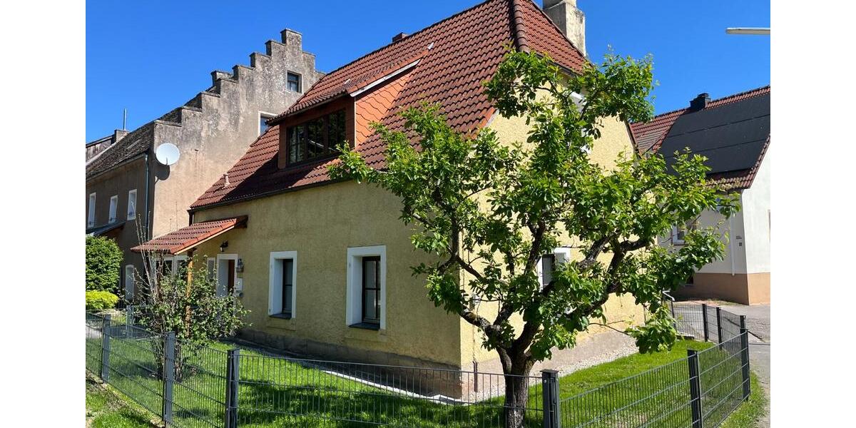 Einfamilienhaus Kemnath - 4 Zimmer, 160 m&sup2;, 950&euro; | Angebot:25233643