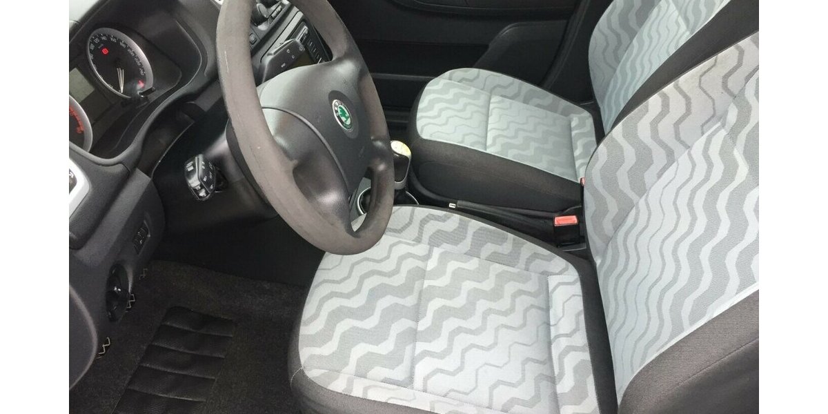 Skoda Fabia Ambiente,1 Hand,4 Zyl.,Kilma,Temp.,! 167.000 km 3.200 &euro; Himmelkron 95502