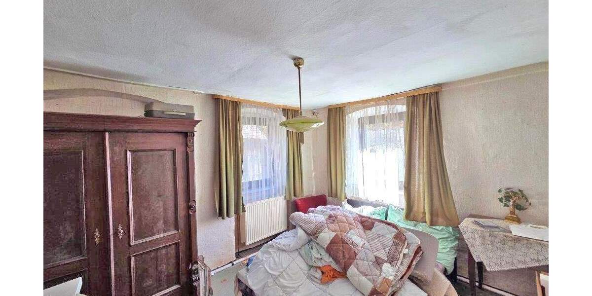 Einfamilienhaus Stadtsteinach - 5 Zimmer, 140 m&sup2;, 119.000&euro; | Angebot:25707335