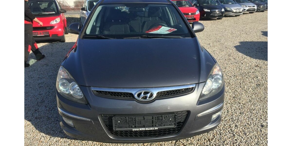 Hyundai i30 Kombi,Edition, Klima ! 189.000 km 3.900 &euro; Himmelkron 95502