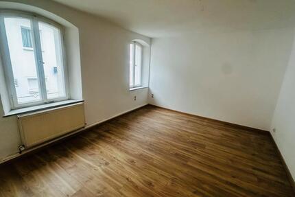 Haus Kemnath - 7 Zimmer, 153 m&sup2;, 1.300&euro; | Angebot:25948205